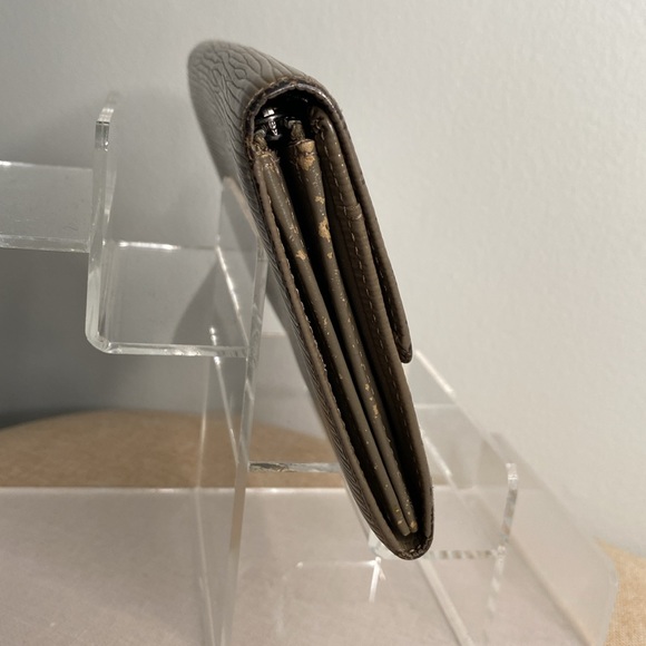 Authentic Louis Vuitton Taupe Epi Leather Sarah Wallet - Picture 4 of 10